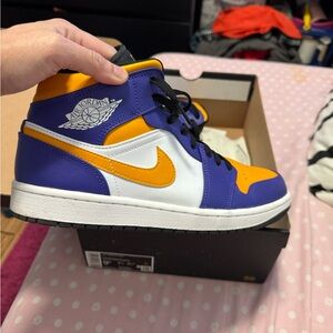 Nike Air Jordan High-Tops Mid 1